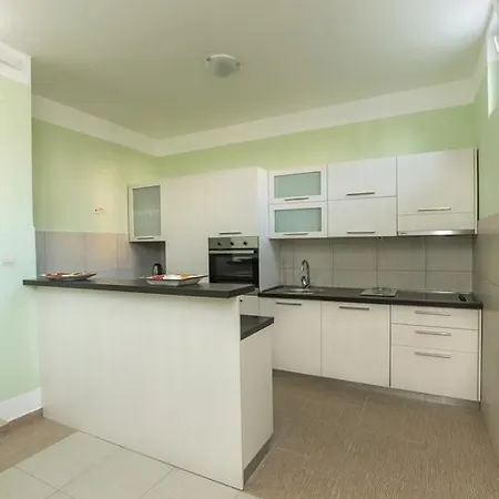 Aleksandra Appartement *
